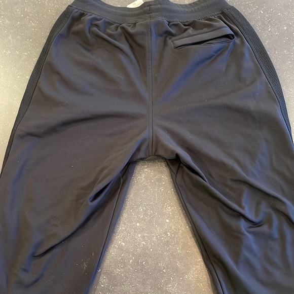 Under armour 3/4 pants - Picture 3 of 3